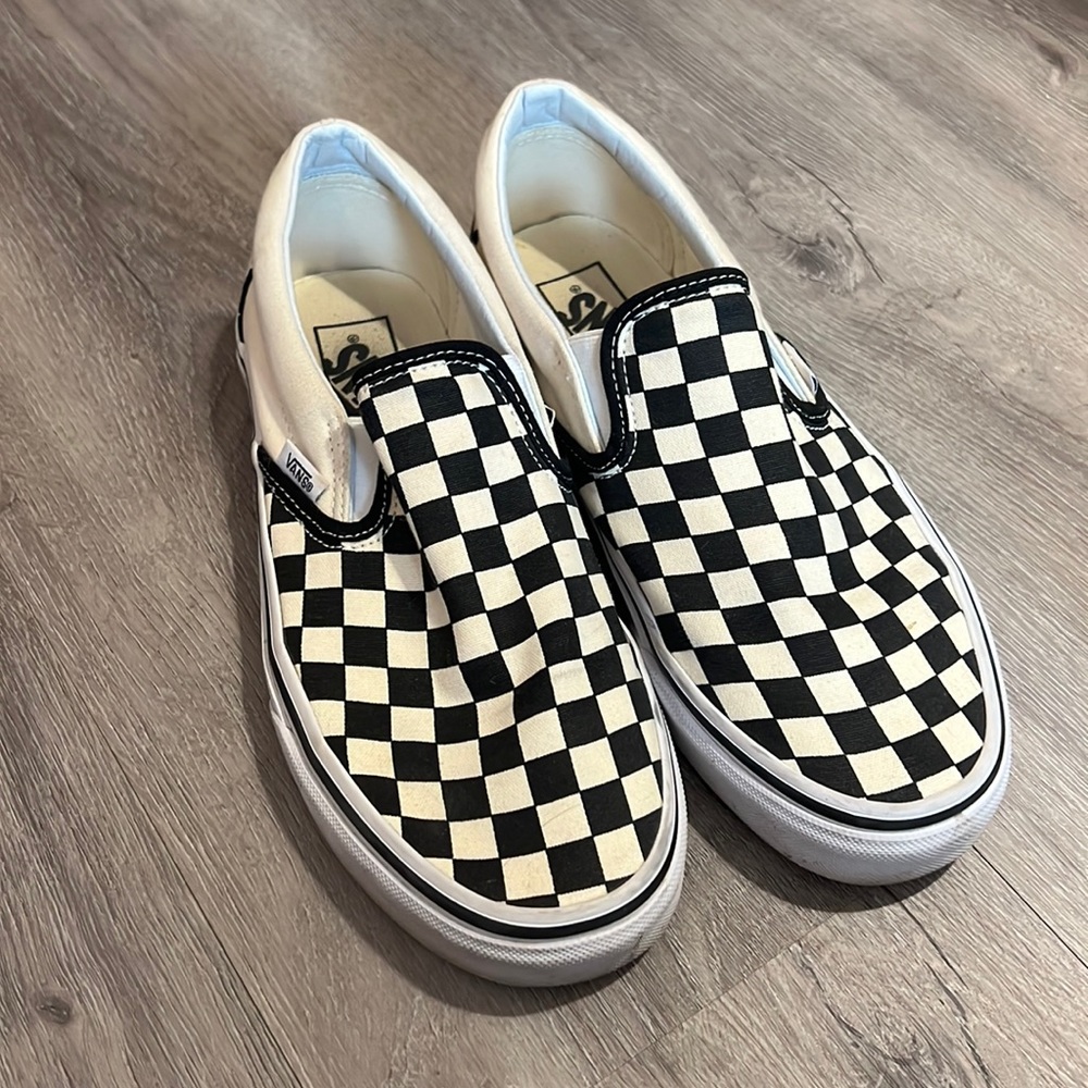 vans women’s size 9 checkered sneakers